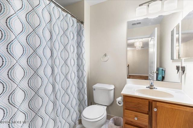 53 Yates Road, Manalapan, NJ 07726
