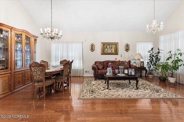 53 Yates Road, Manalapan, NJ 07726