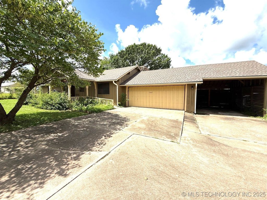 1001 S B Street, Henryetta, OK 74437