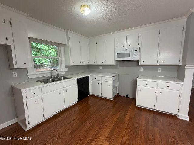 2010 Westwood Drive, Kinston, NC 28504