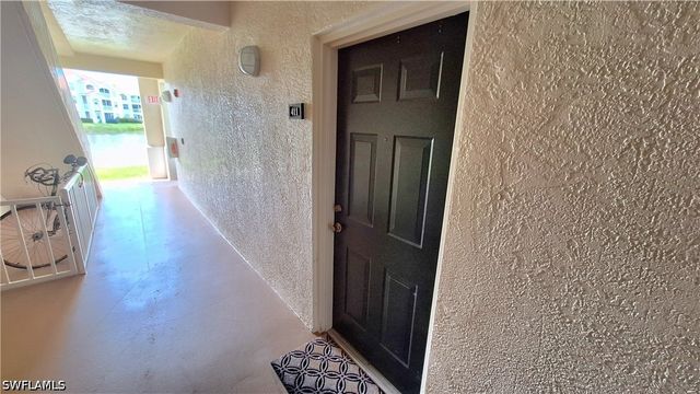 4690 Saint Croix LN 411, Naples, FL 34109
