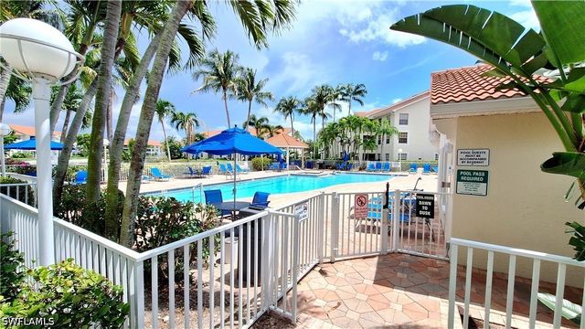 4690 Saint Croix LN 411, Naples, FL 34109