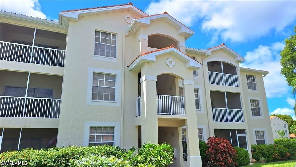4690 Saint Croix LN 411, Naples, FL 34109