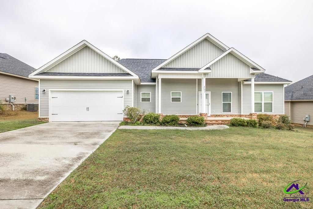 307 Ledford Way, Bonaire, GA 31005