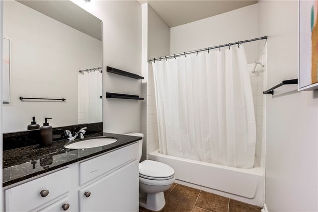 4261 Meadow Creek Circle, Fayetteville, AR 72703