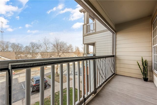 4261 Meadow Creek Circle, Fayetteville, AR 72703