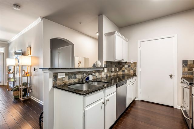 4261 Meadow Creek Circle, Fayetteville, AR 72703