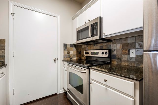 4261 Meadow Creek Circle, Fayetteville, AR 72703