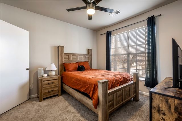 4261 Meadow Creek Circle, Fayetteville, AR 72703