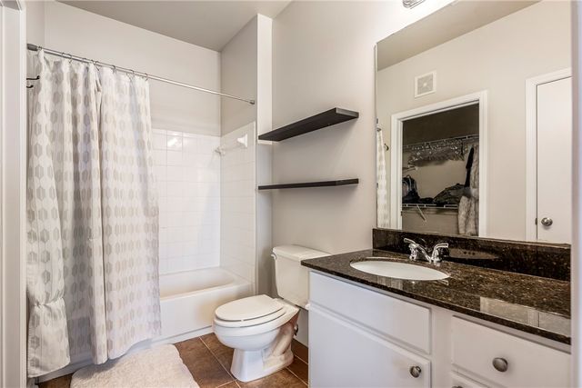 4261 Meadow Creek Circle, Fayetteville, AR 72703