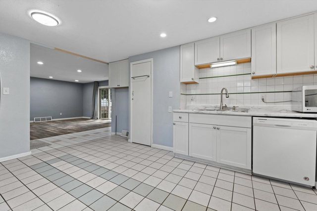 6411 Sheridan ROAD, Kenosha, WI 53143