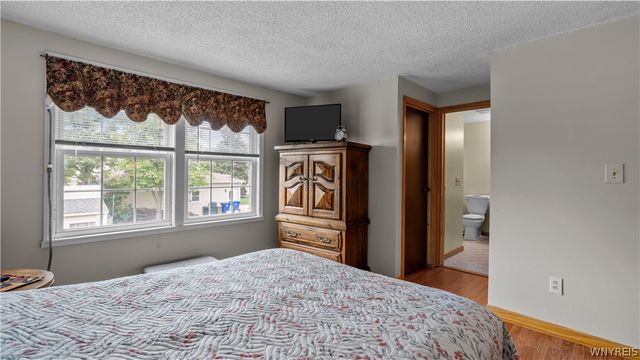 116 Roycroft Drive, West Seneca, NY 14224