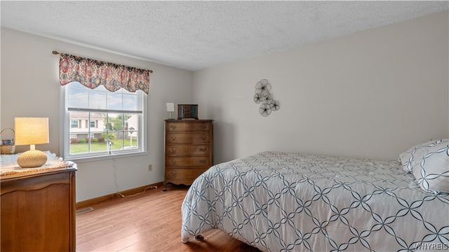116 Roycroft Drive, West Seneca, NY 14224