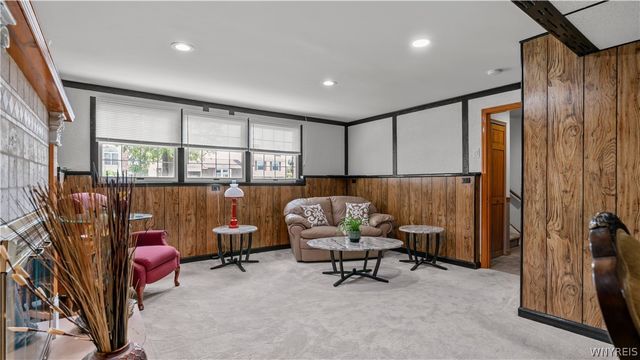 116 Roycroft Drive, West Seneca, NY 14224