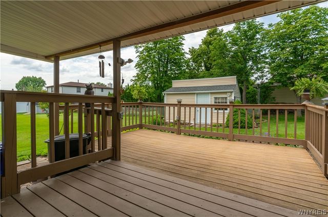 116 Roycroft Drive, West Seneca, NY 14224