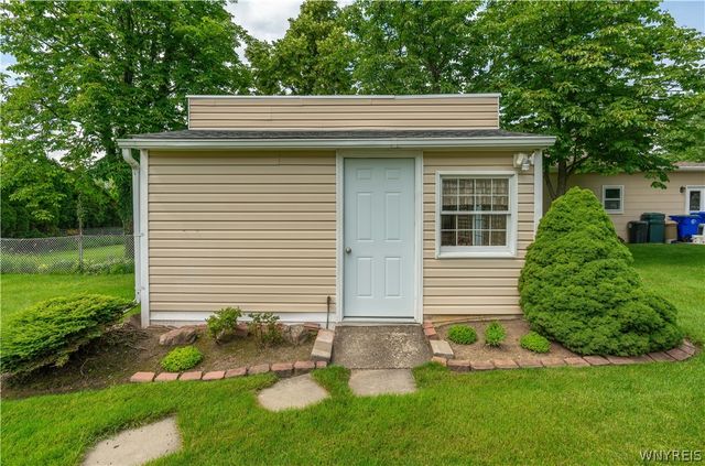 116 Roycroft Drive, West Seneca, NY 14224
