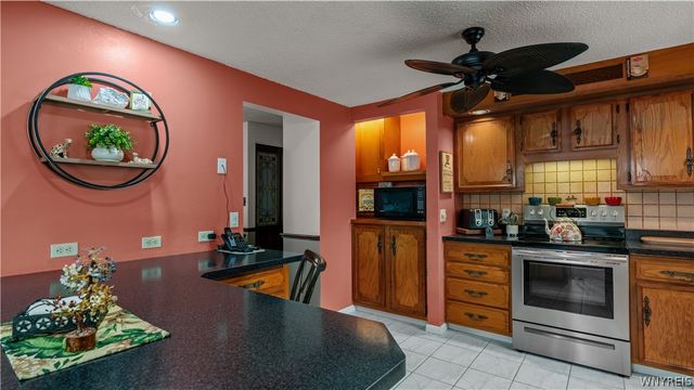 116 Roycroft Drive, West Seneca, NY 14224