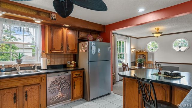 116 Roycroft Drive, West Seneca, NY 14224
