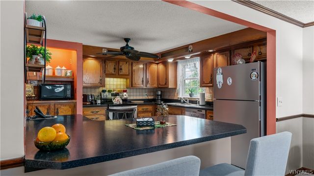 116 Roycroft Drive, West Seneca, NY 14224