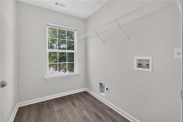 9426 Lakeview Road, Union City, GA 30291