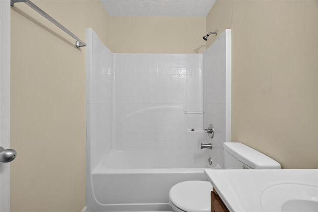 9426 Lakeview Road, Union City, GA 30291