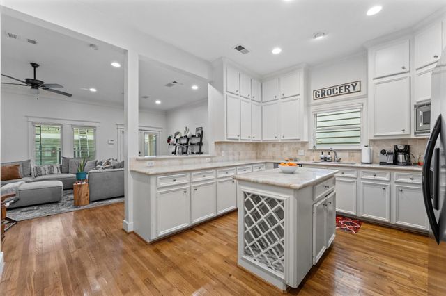 501 Columbia Street, Houston, TX 77007
