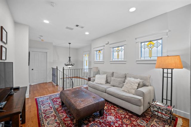 501 Columbia Street, Houston, TX 77007