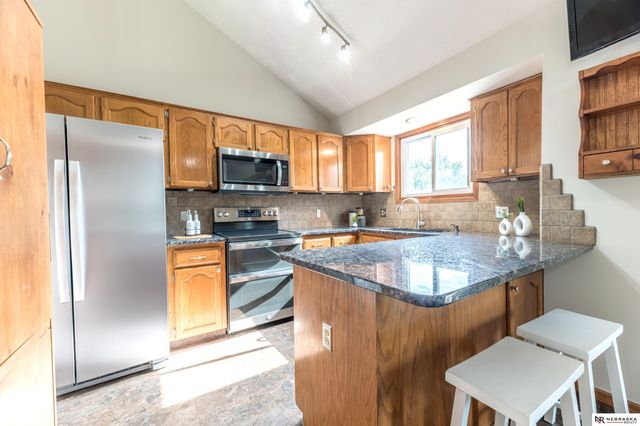 8111 S 152nd Street, Omaha, NE 68138