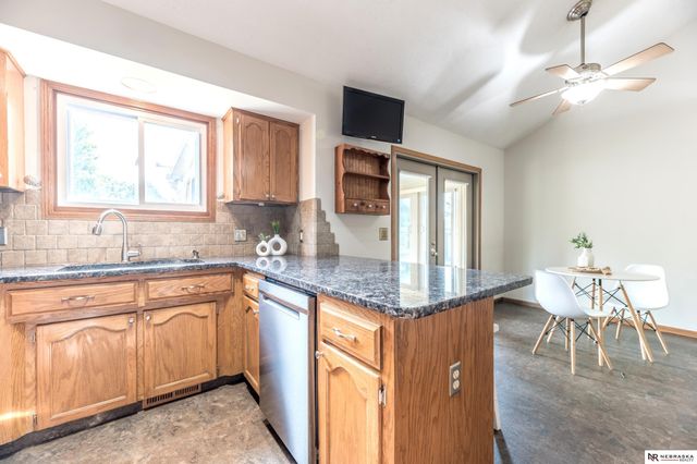 8111 S 152nd Street, Omaha, NE 68138
