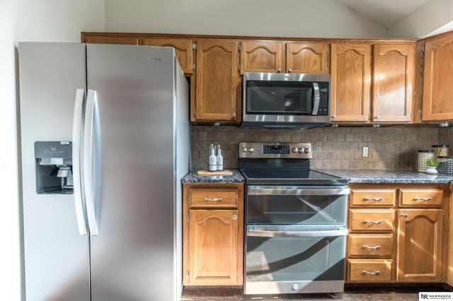 8111 S 152nd Street, Omaha, NE 68138