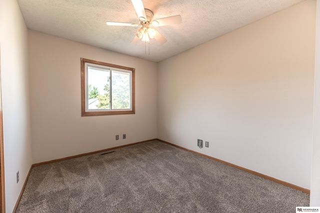 8111 S 152nd Street, Omaha, NE 68138