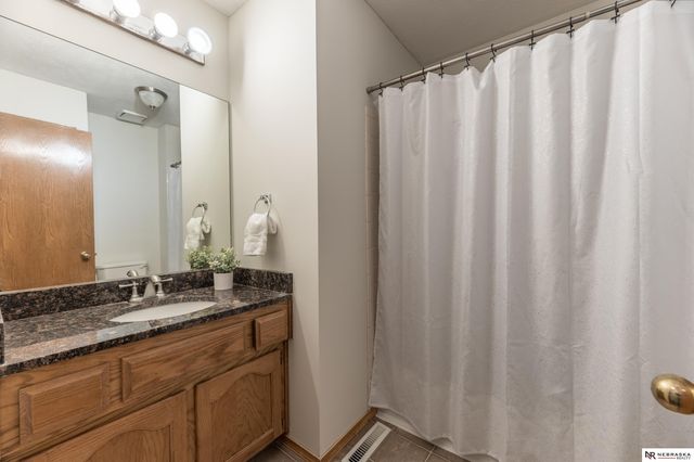 8111 S 152nd Street, Omaha, NE 68138