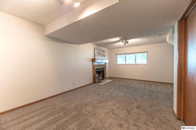 8111 S 152nd Street, Omaha, NE 68138