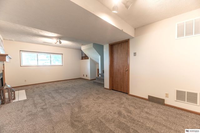 8111 S 152nd Street, Omaha, NE 68138