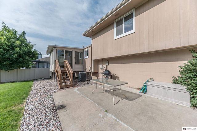 8111 S 152nd Street, Omaha, NE 68138