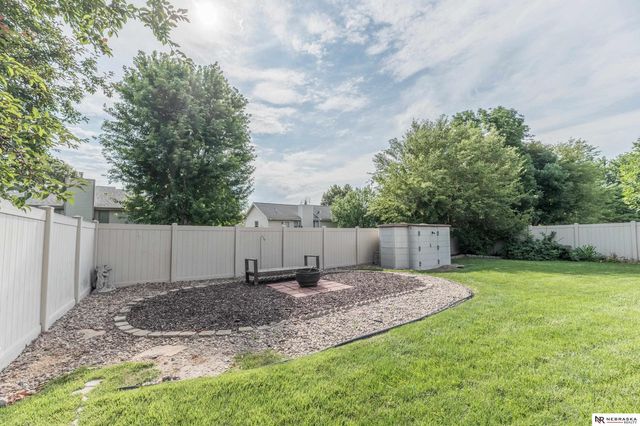 8111 S 152nd Street, Omaha, NE 68138