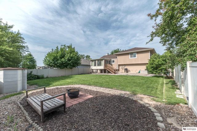 8111 S 152nd Street, Omaha, NE 68138