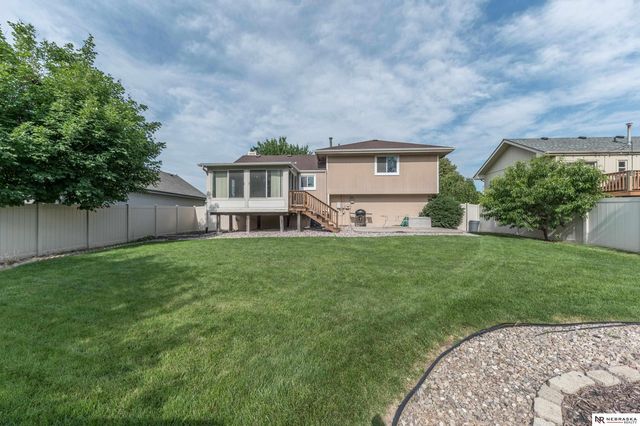 8111 S 152nd Street, Omaha, NE 68138