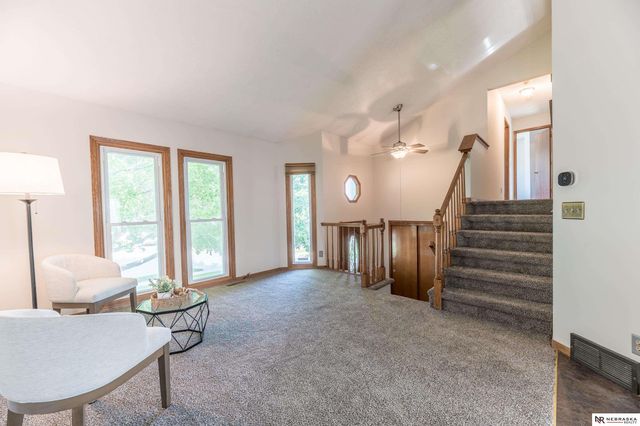 8111 S 152nd Street, Omaha, NE 68138