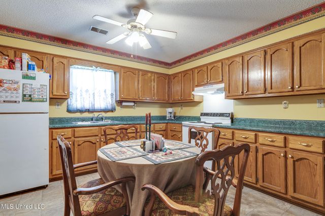 6741 Hacks Cross Road, Olive Branch, MS 38654