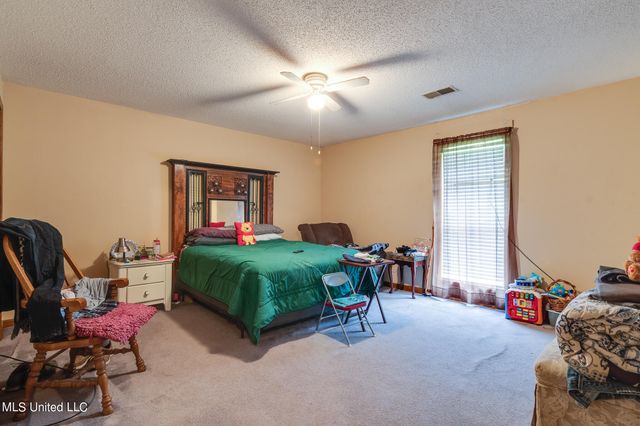 6741 Hacks Cross Road, Olive Branch, MS 38654