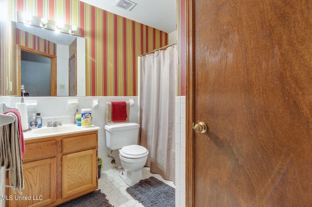 6741 Hacks Cross Road, Olive Branch, MS 38654