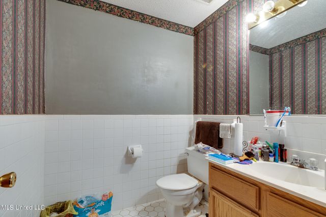 6741 Hacks Cross Road, Olive Branch, MS 38654