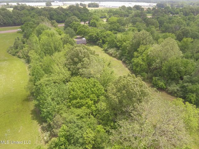 6741 Hacks Cross Road, Olive Branch, MS 38654