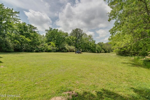 6741 Hacks Cross Road, Olive Branch, MS 38654