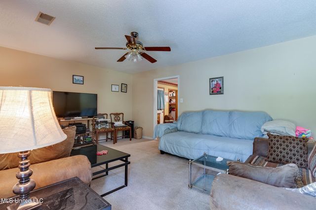 6741 Hacks Cross Road, Olive Branch, MS 38654