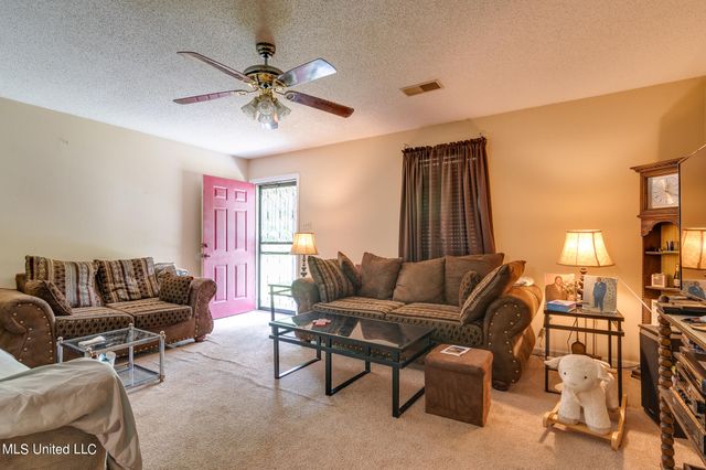 6741 Hacks Cross Road, Olive Branch, MS 38654