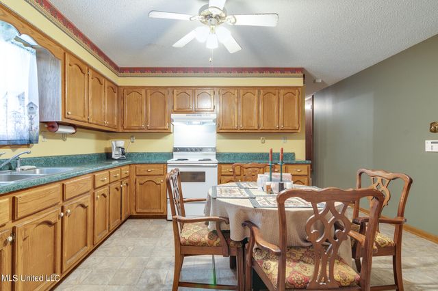 6741 Hacks Cross Road, Olive Branch, MS 38654