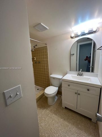 7305 NW 4th Place 108, Margate, FL 33063