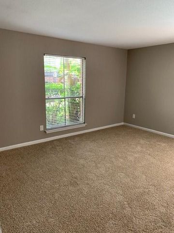 3700 W Clay Street 227, Houston, TX 77019
